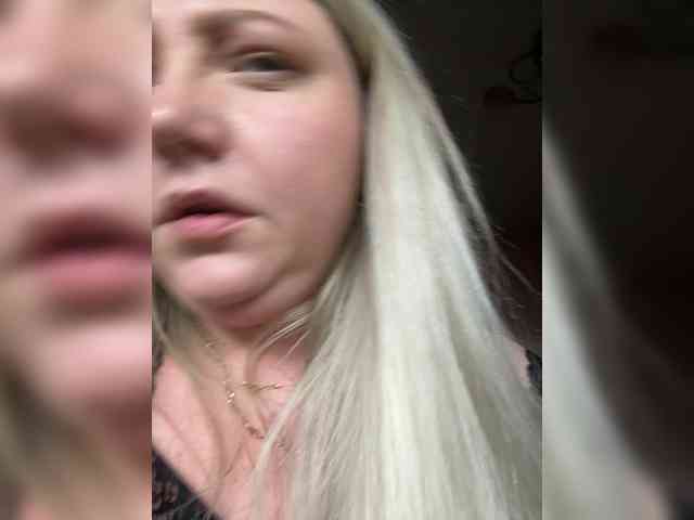 KiraMalina webcam