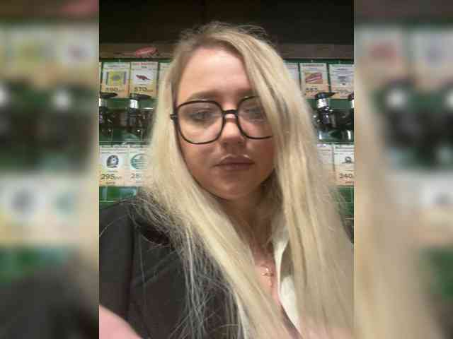 KiraMalina webcam