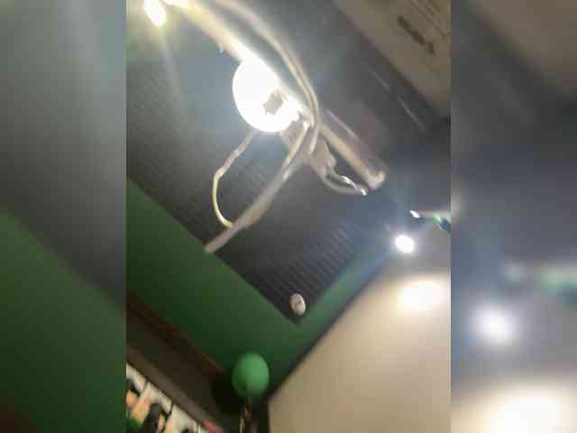 KiraMalina webcam