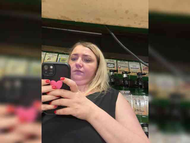 KiraMalina webcam