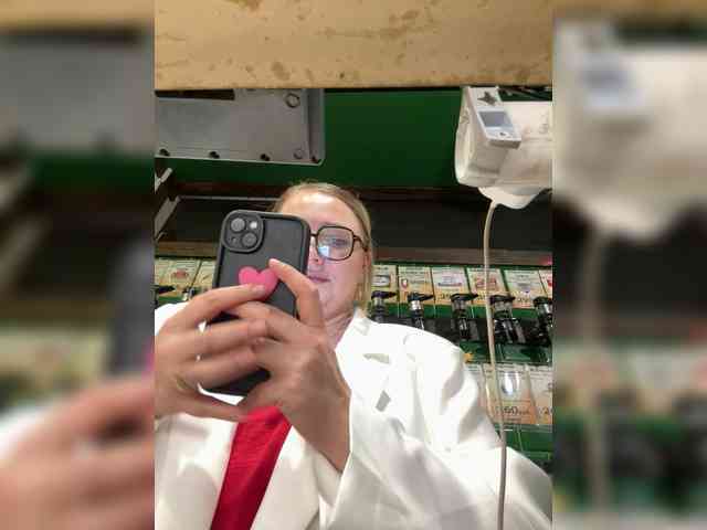 KiraMalina webcam