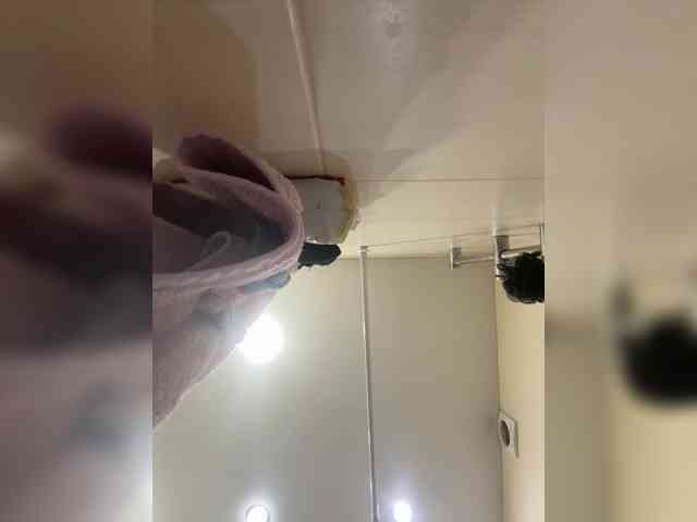 KiraMalina webcam
