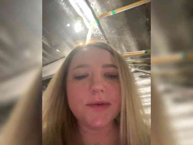 KiraMalina webcam