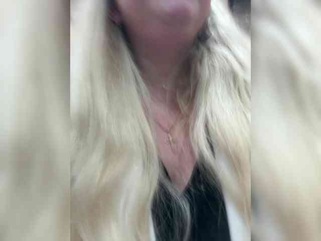 KiraMalina webcam