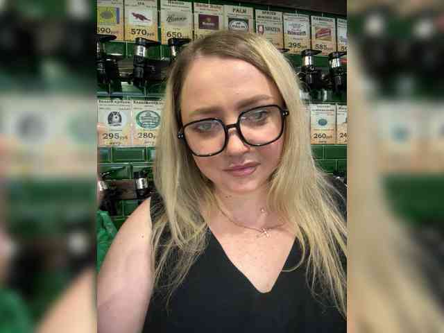 KiraMalina webcam