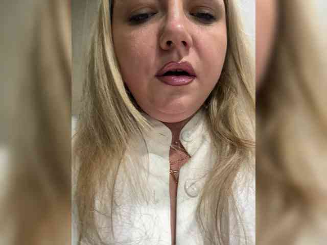 KiraMalina webcam
