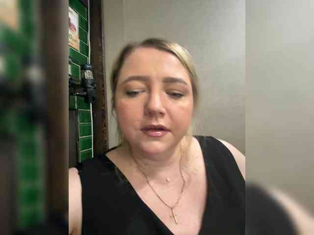 KiraMalina webcam