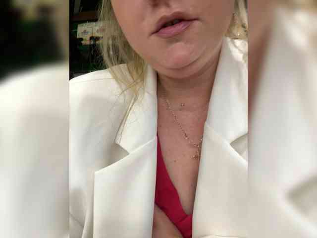 KiraMalina webcam