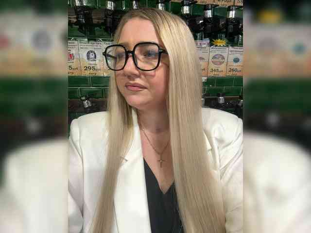 KiraMalina webcam