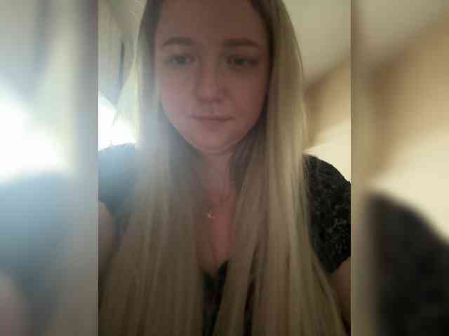 KiraMalina webcam