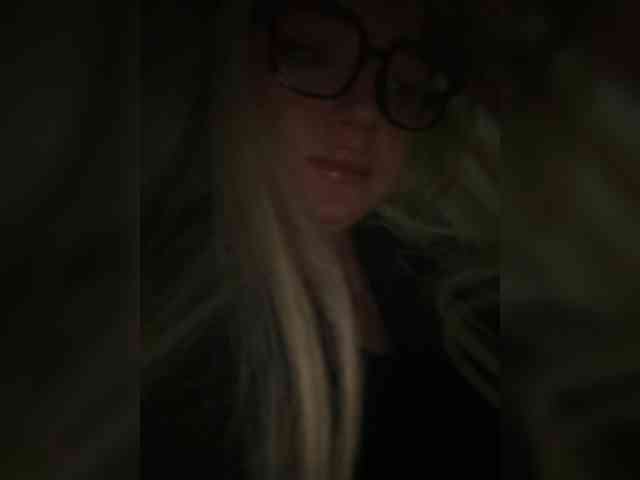 KiraMalina webcam