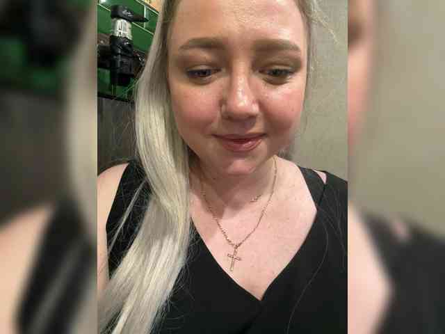 KiraMalina webcam