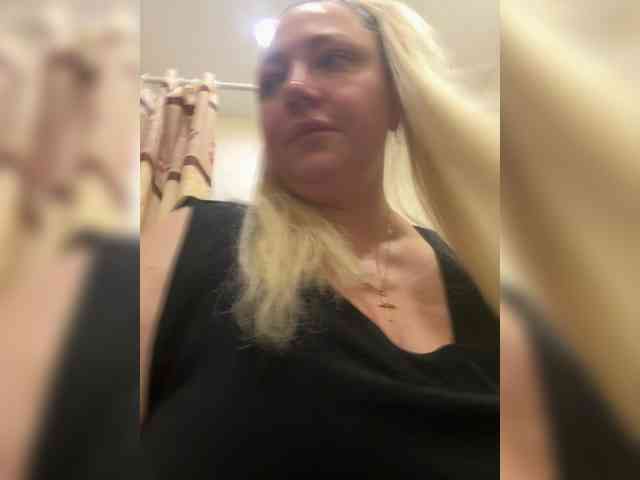 KiraMalina webcam