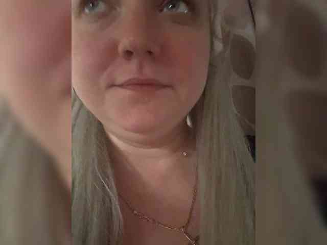 KiraMalina webcam