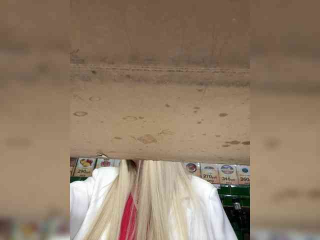 KiraMalina webcam