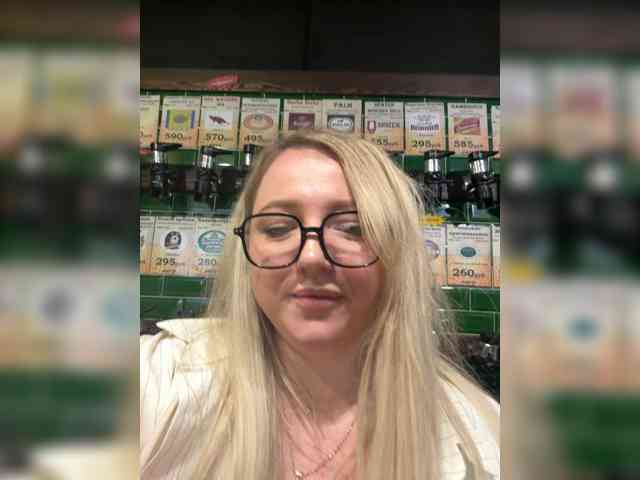 KiraMalina webcam