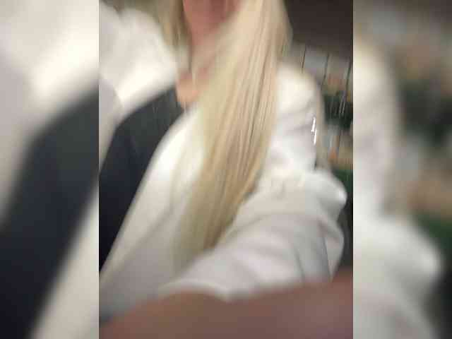 KiraMalina webcam
