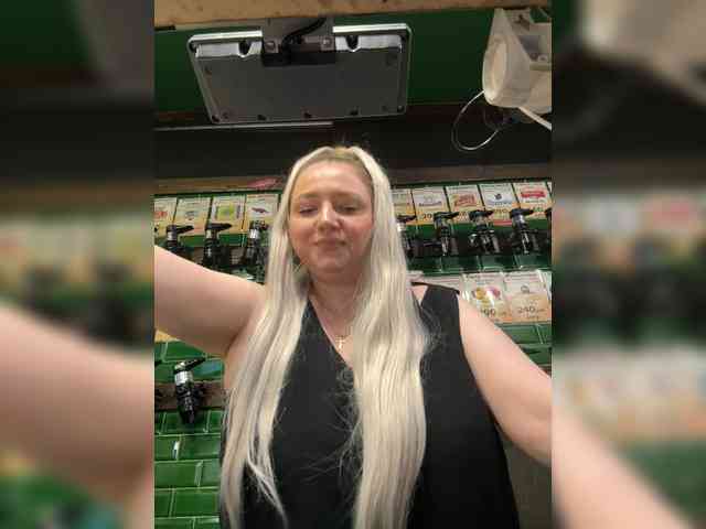 KiraMalina webcam