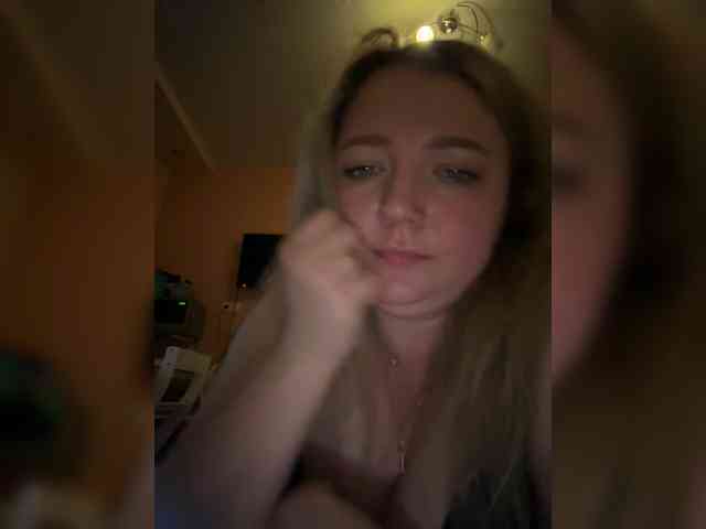 KiraMalina webcam