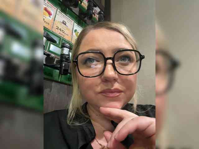 KiraMalina webcam