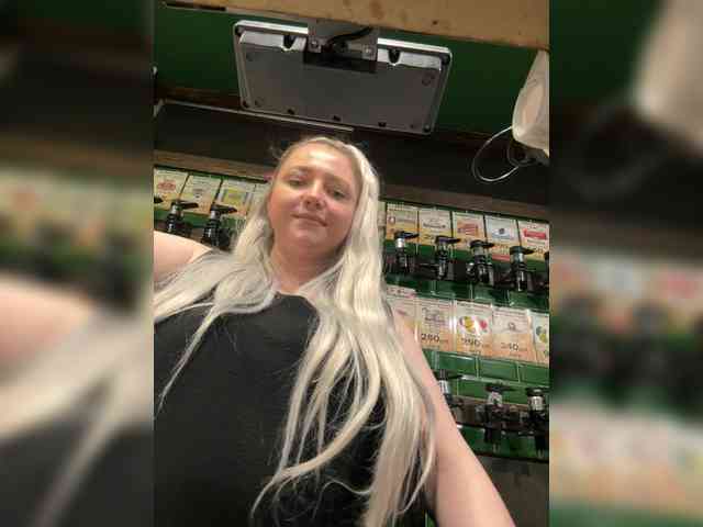 KiraMalina webcam