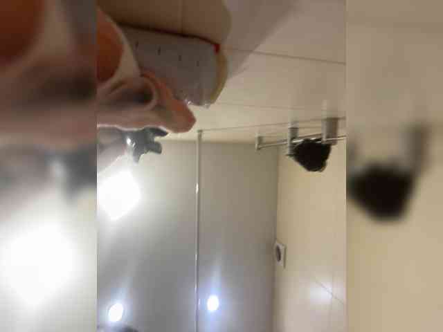 KiraMalina webcam