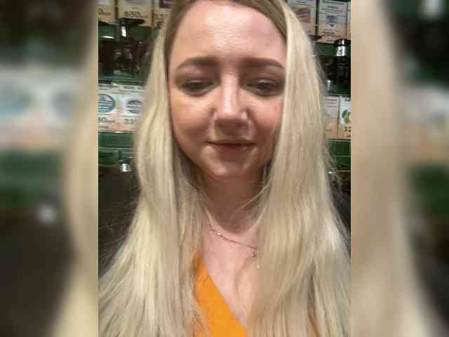 KiraMalina webcam