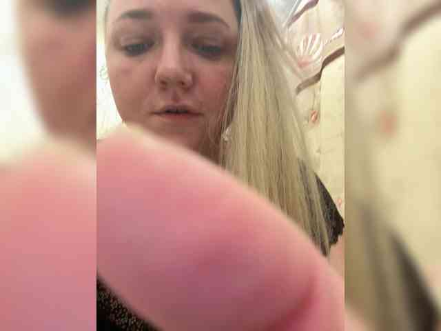 KiraMalina webcam