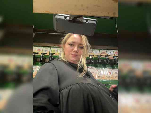 KiraMalina webcam