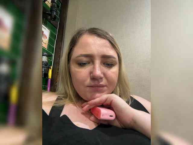 KiraMalina webcam