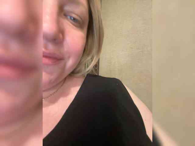 KiraMalina webcam