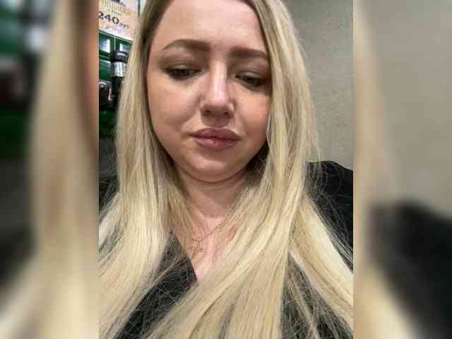 KiraMalina webcam