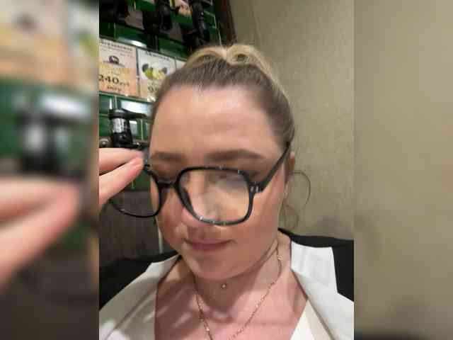 KiraMalina webcam