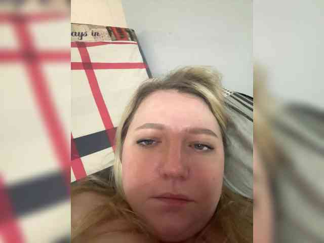 KiraMalina webcam
