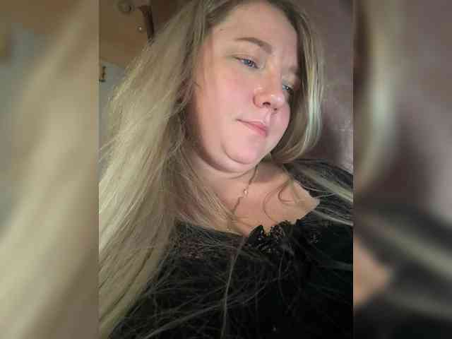 KiraMalina webcam