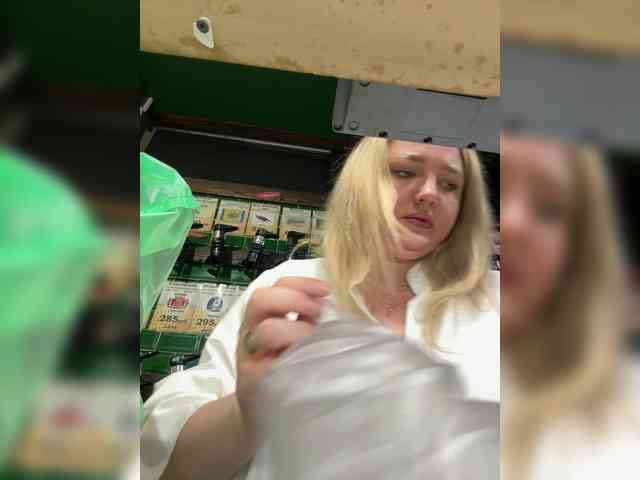 KiraMalina webcam