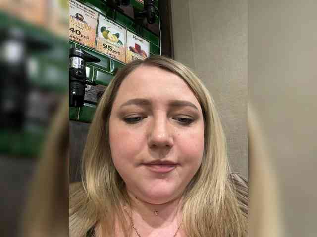 KiraMalina webcam