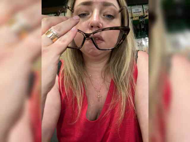 KiraMalina webcam