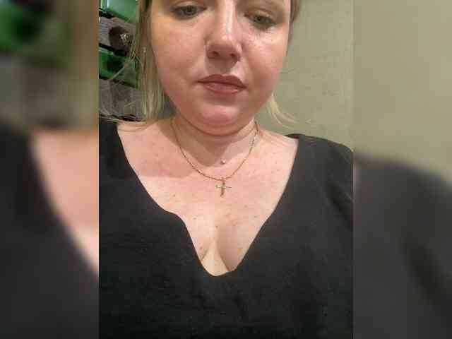 KiraMalina webcam