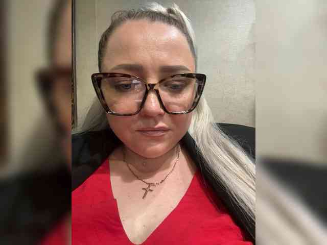 KiraMalina webcam