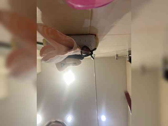 KiraMalina webcam