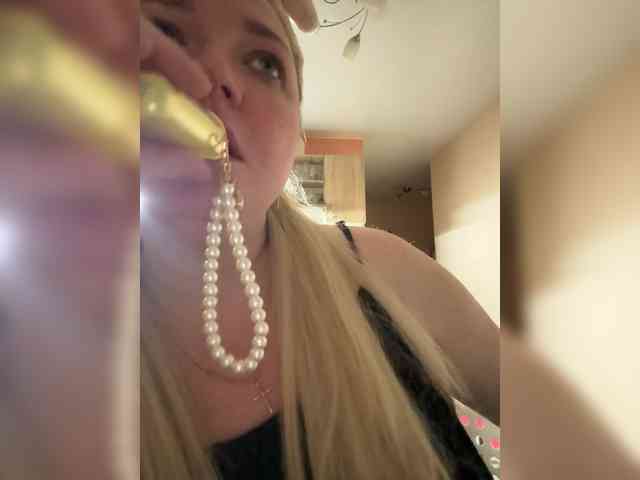KiraMalina webcam