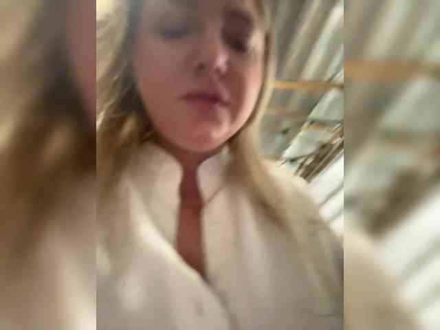 KiraMalina webcam