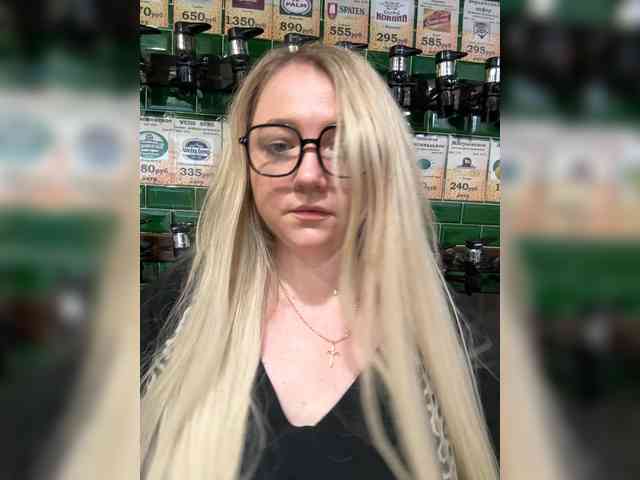KiraMalina webcam