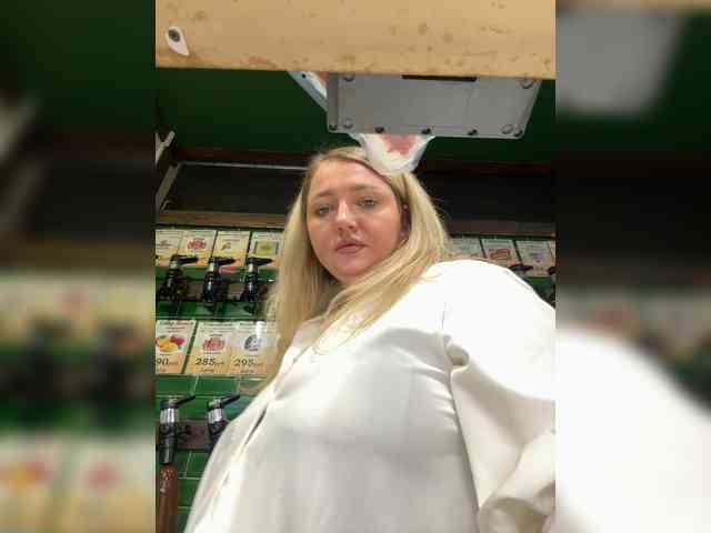 KiraMalina webcam