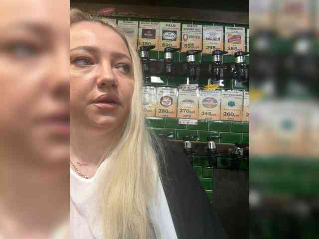 KiraMalina webcam