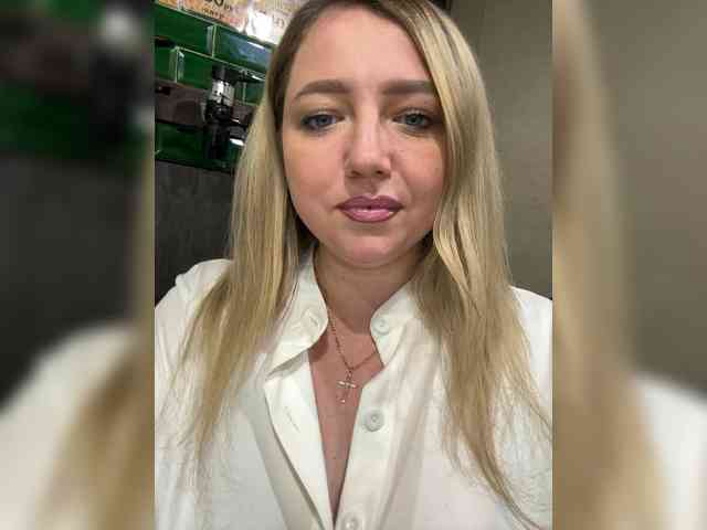 KiraMalina webcam