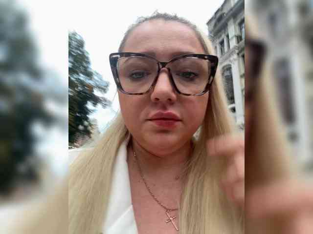 KiraMalina webcam