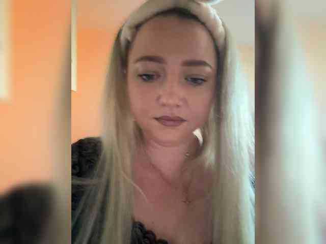 KiraMalina webcam