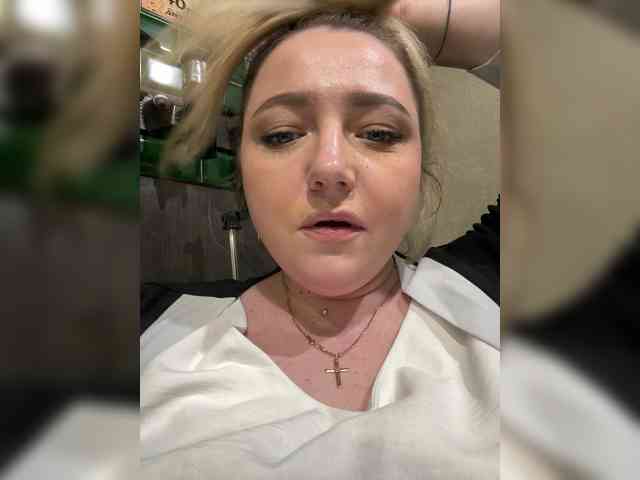 KiraMalina webcam